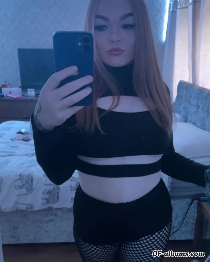 Image #1 of amateurredhead