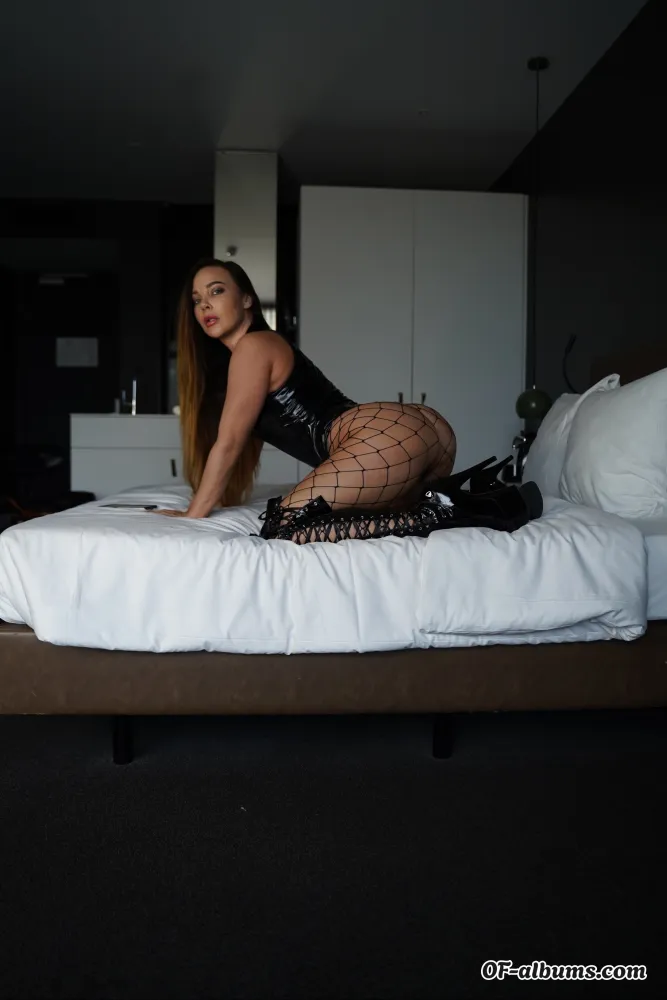 Image #2 of annadelyla