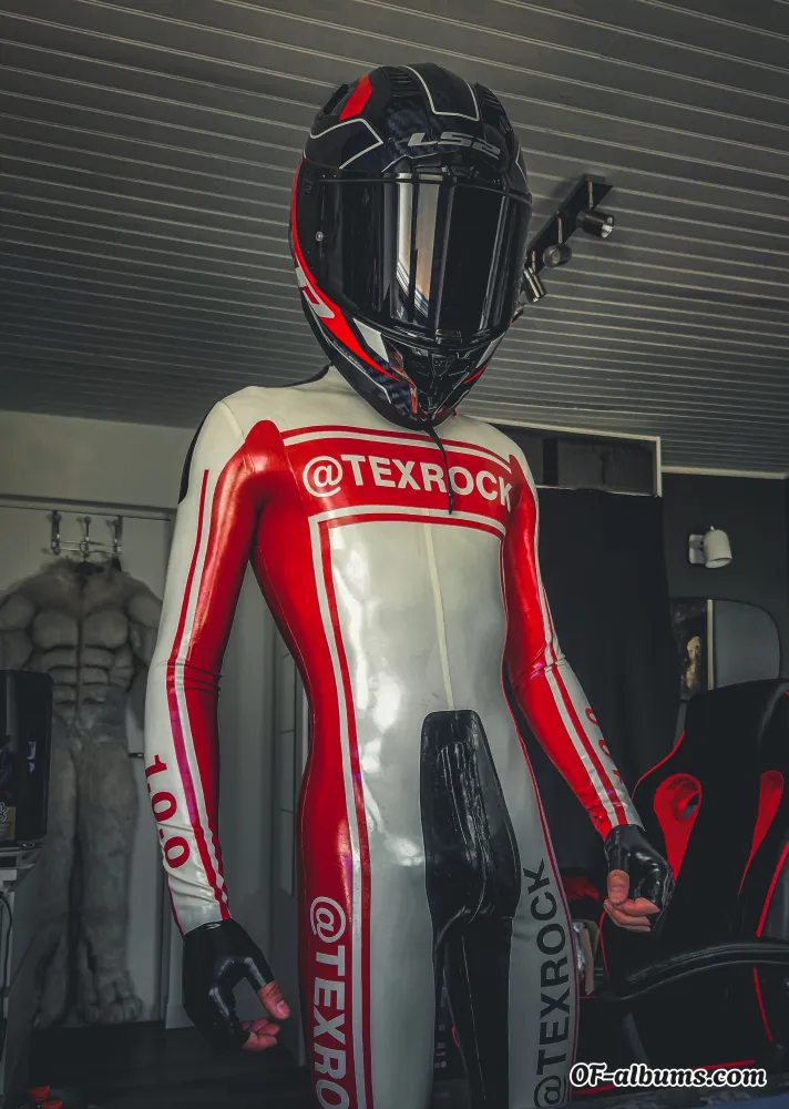 Image #1 of arianacatlatex
