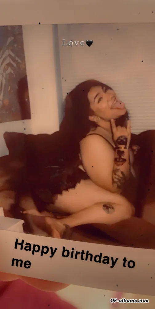 Image #1 of best.feet.friends