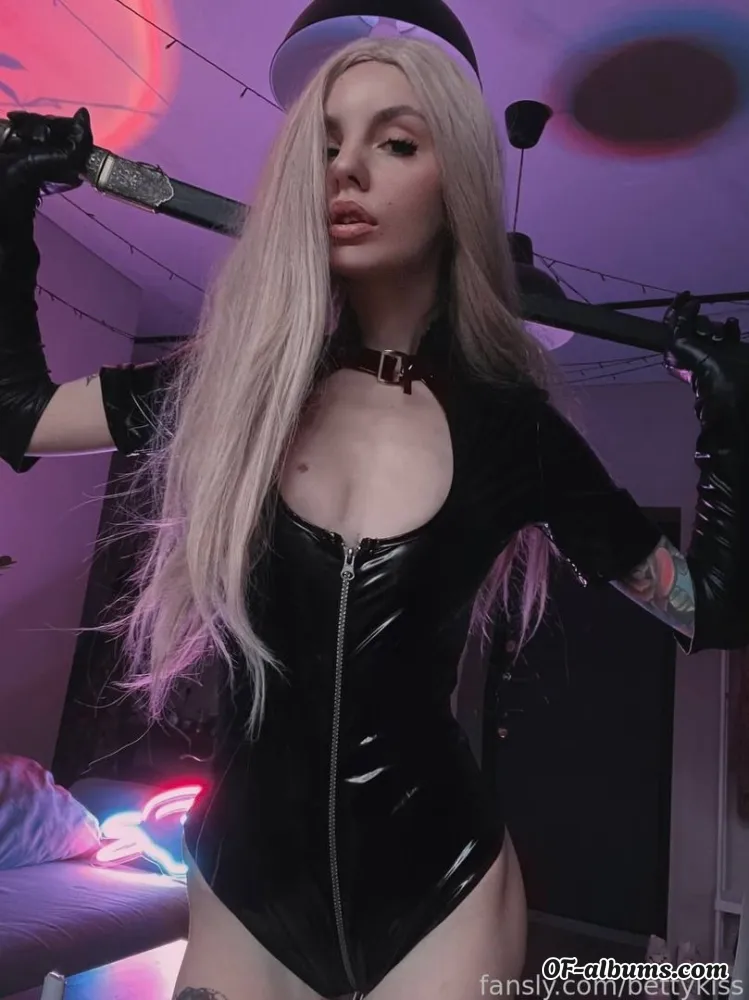 Image #1 of bettykiss