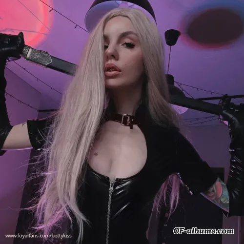 Image #4 of bettykiss