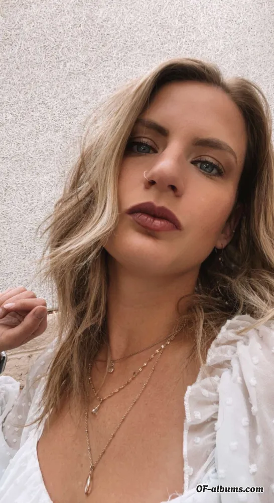 Image #2 of blondechariot