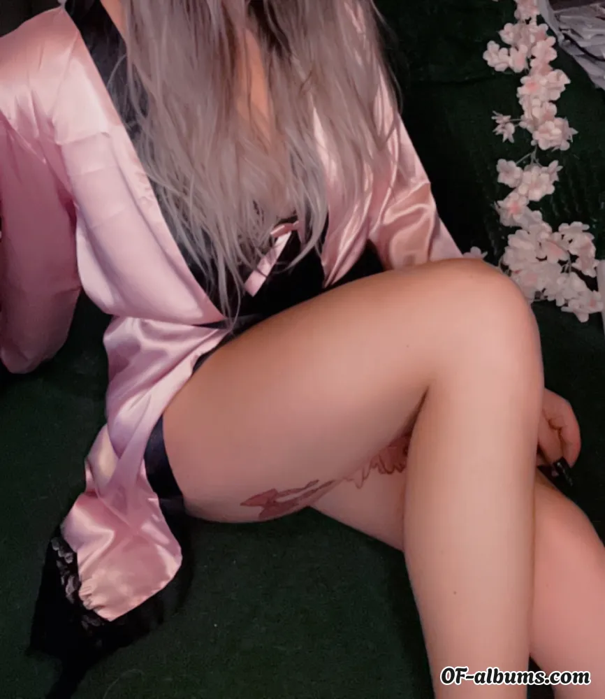 Image #2 of blondiewet1990