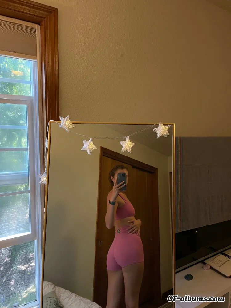 Image #4 of brattychloexo