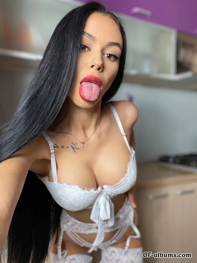 Image #1 of brunette_barbie1