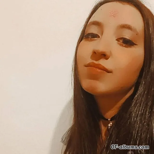 Image #1 of carolinee.x