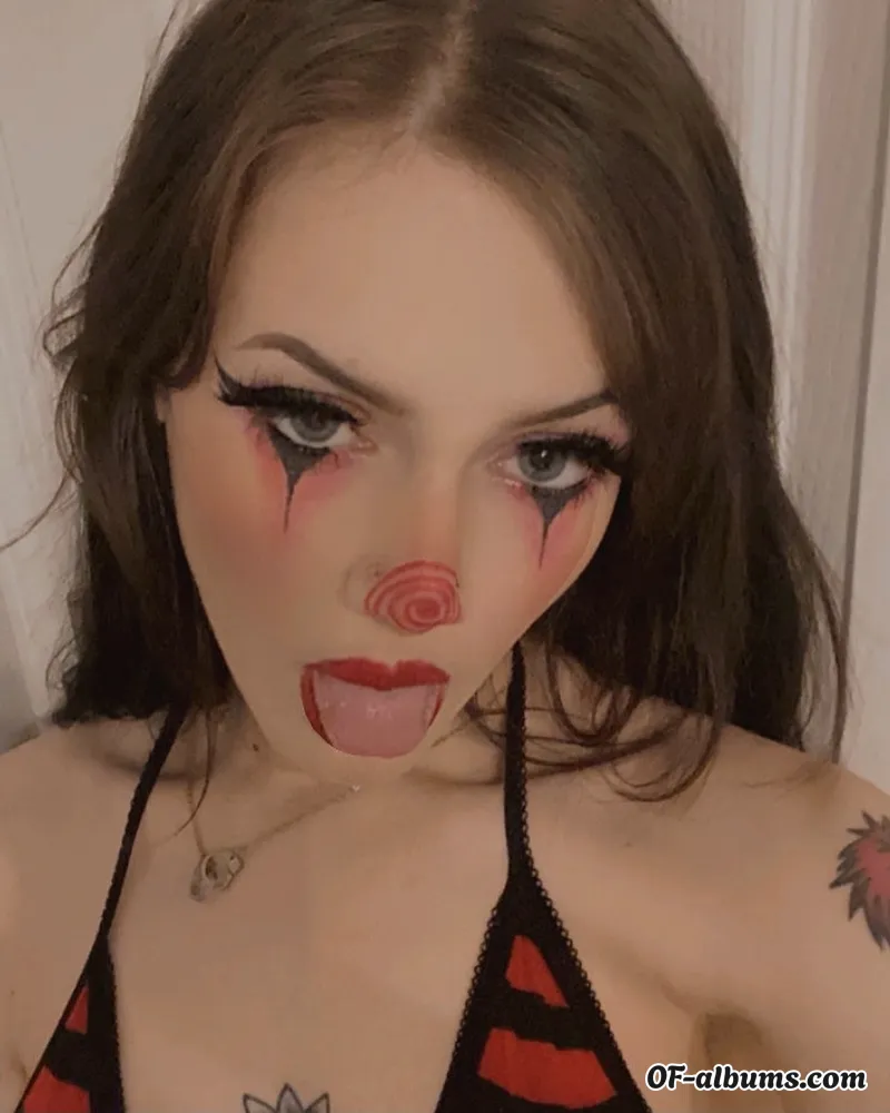 Image #1 of clownmom