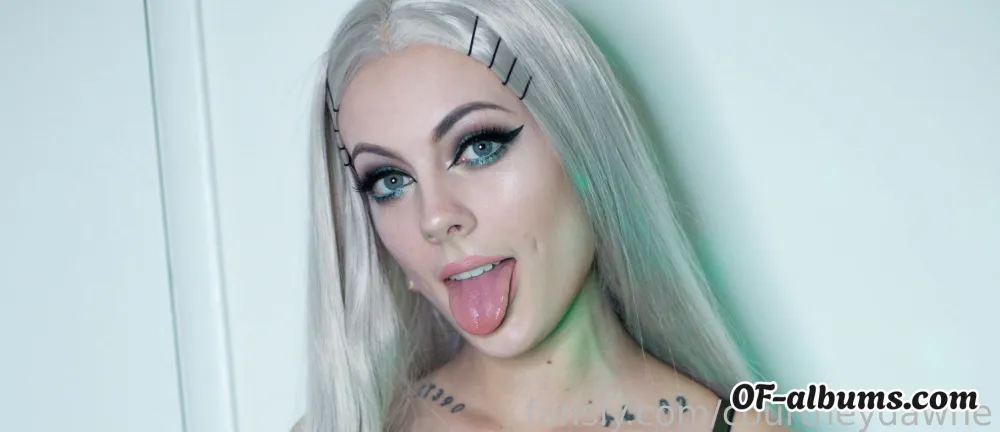 Image #2 of courtneydawne