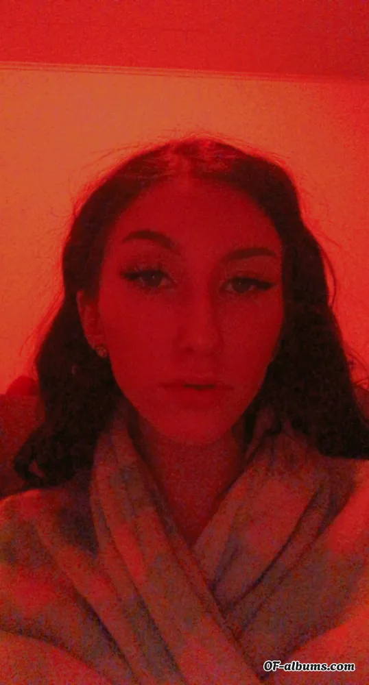 Image #1 of courtneyraisor