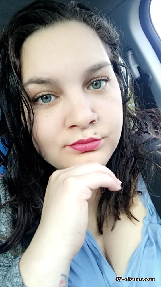 Image #1 of curvyausmum26