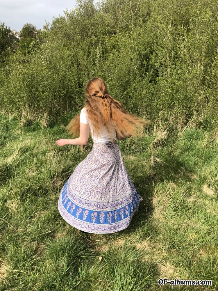 Image #1 of cutefeetroaming