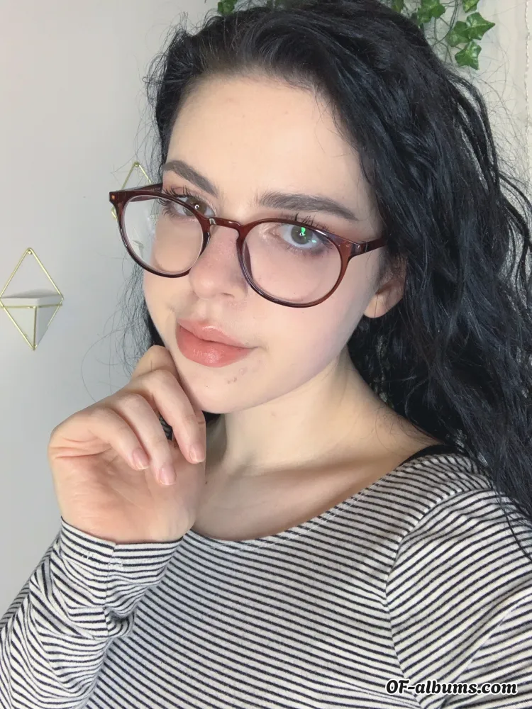 Image #1 of daisykitt3nfree