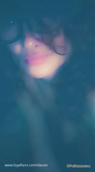 Image #1 of daizee