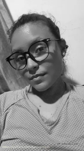 Image #2 of danivanegas