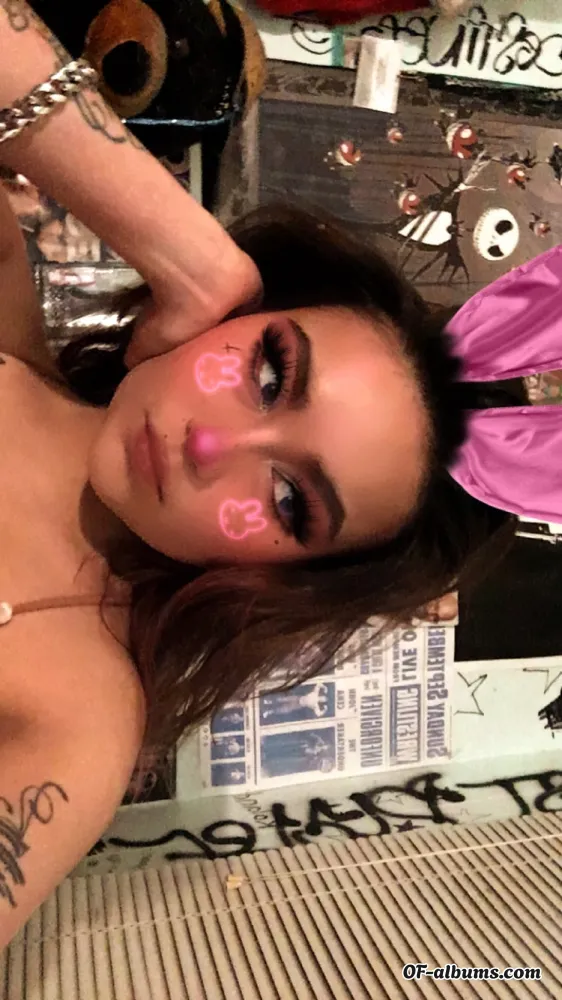 Image #1 of deeangelaaa