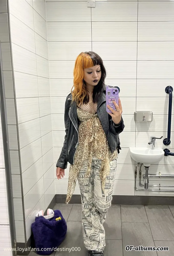 Image #1 of destiny000