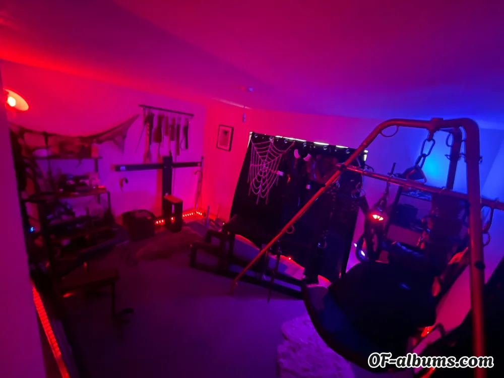 Image #2 of domme_esme