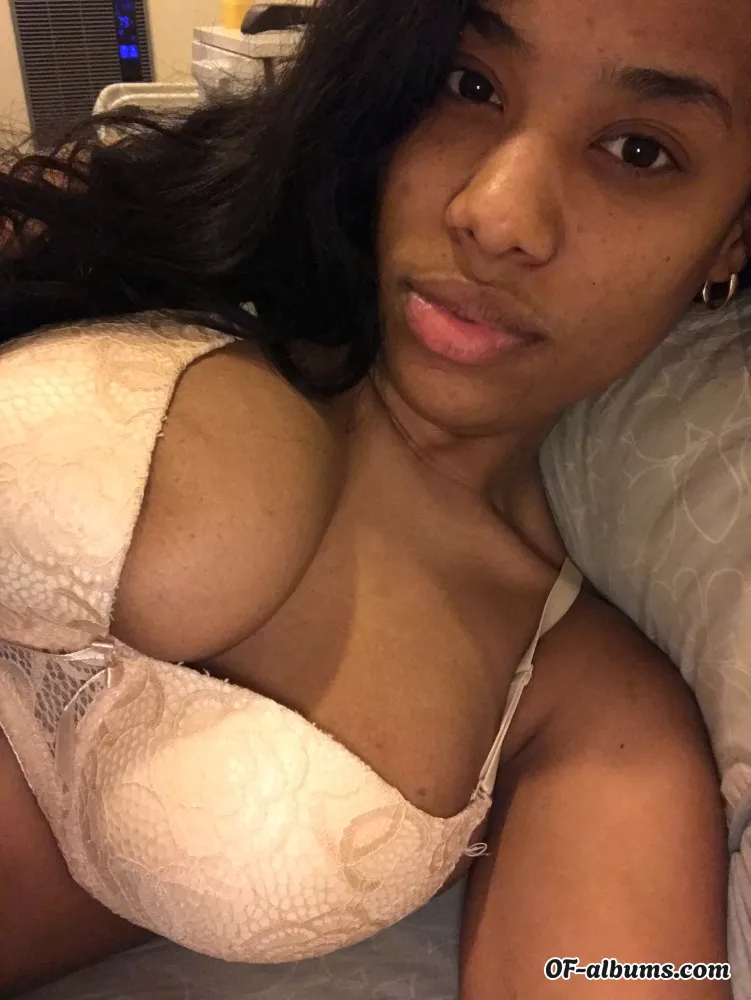 Image #2 of emely193