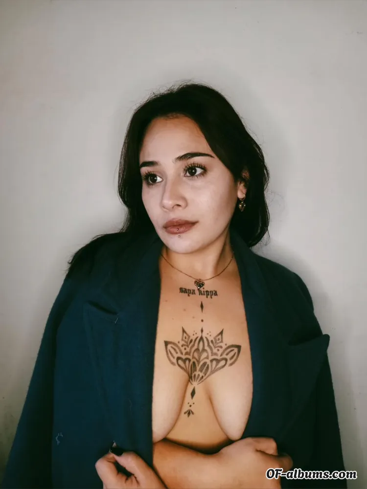 Image #5 of emilyqueen