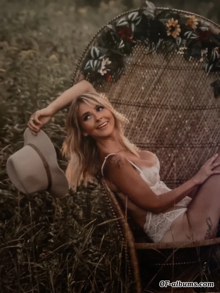 Image #1 of emilyy_james90