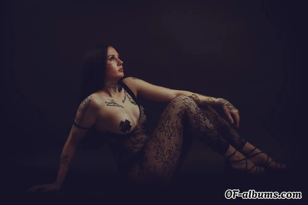 Image #2 of emmiviola