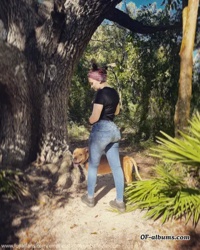 Image #4 of empressbrooklynbaileyfindom