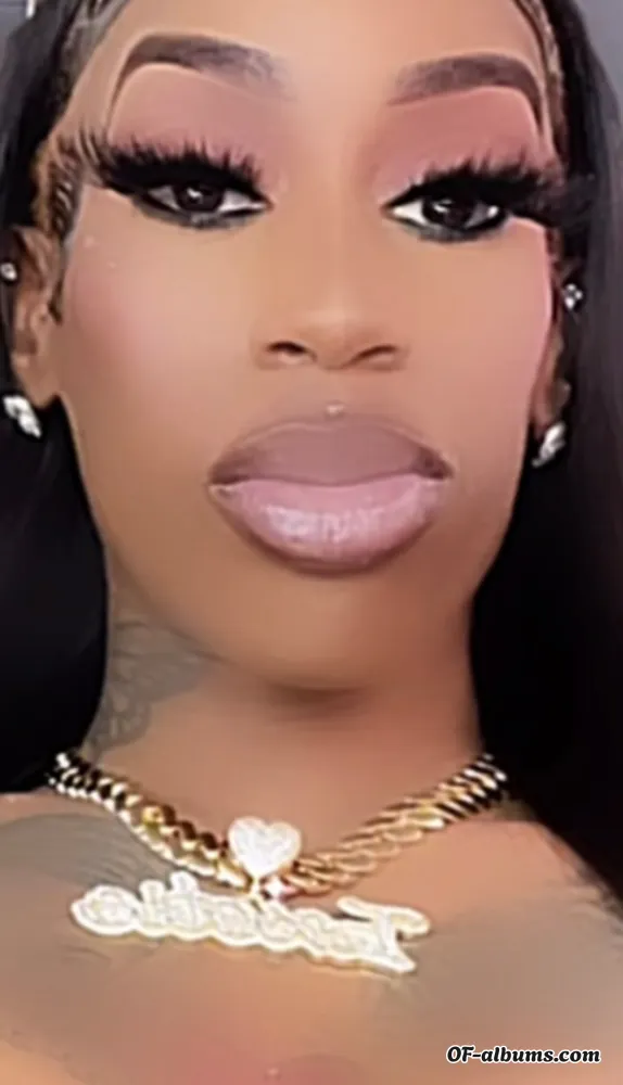 Image #2 of exoticlipss