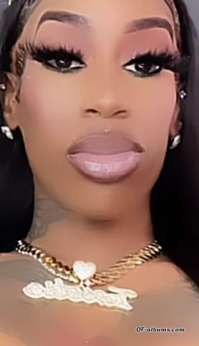 Image #3 of exoticlipss