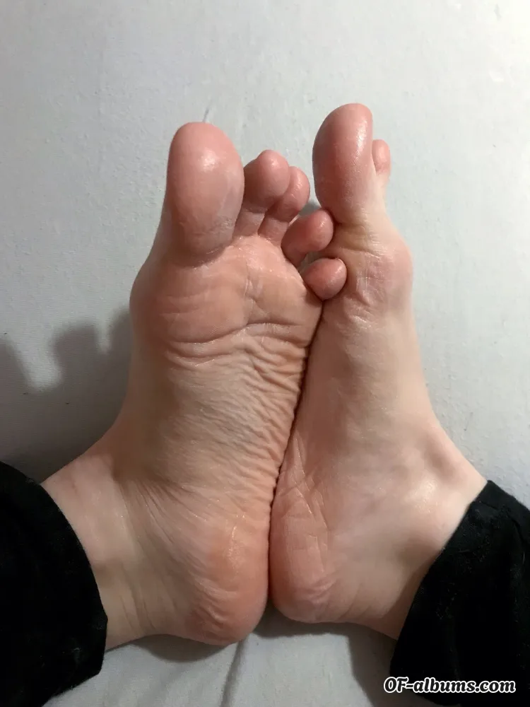 Image #1 of feetwaifuwuu