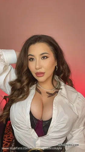 Image #3 of femdomgoddesskayla