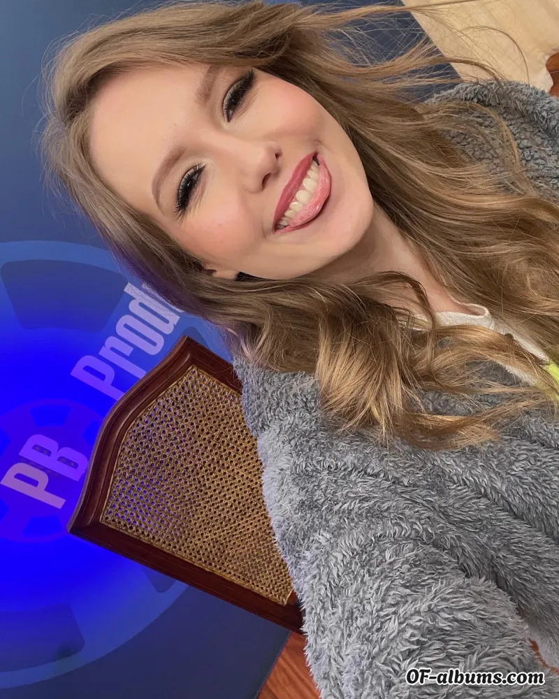 Image #1 of ginadeesnowfree