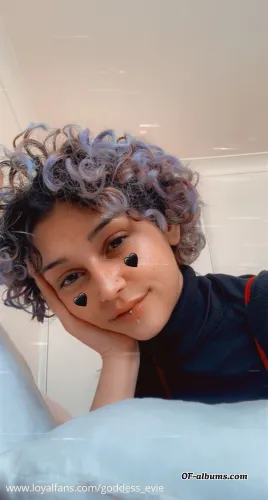 Image #4 of goddess_evie