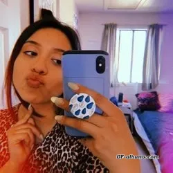 Image #1 of hiiijulia