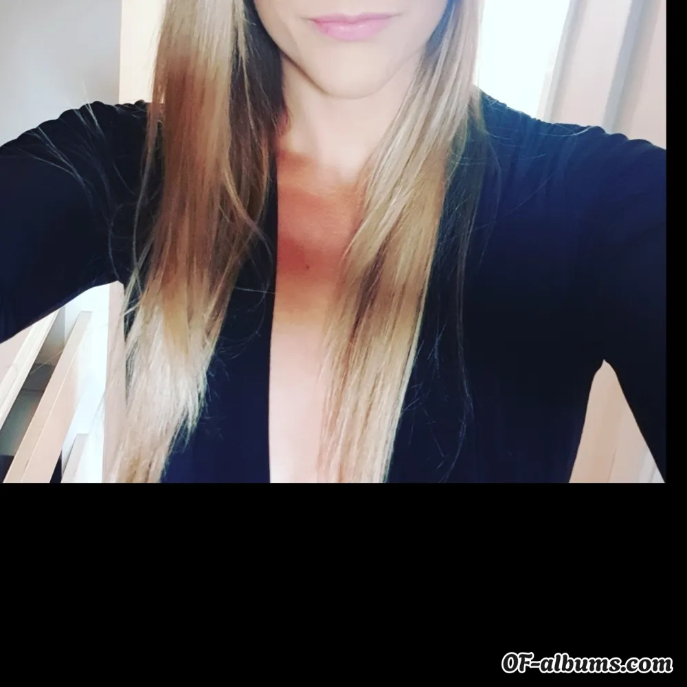 Image #1 of holly9647