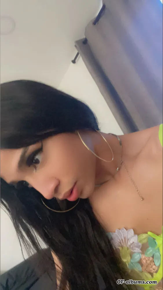 Image #1 of hot_bitch_x