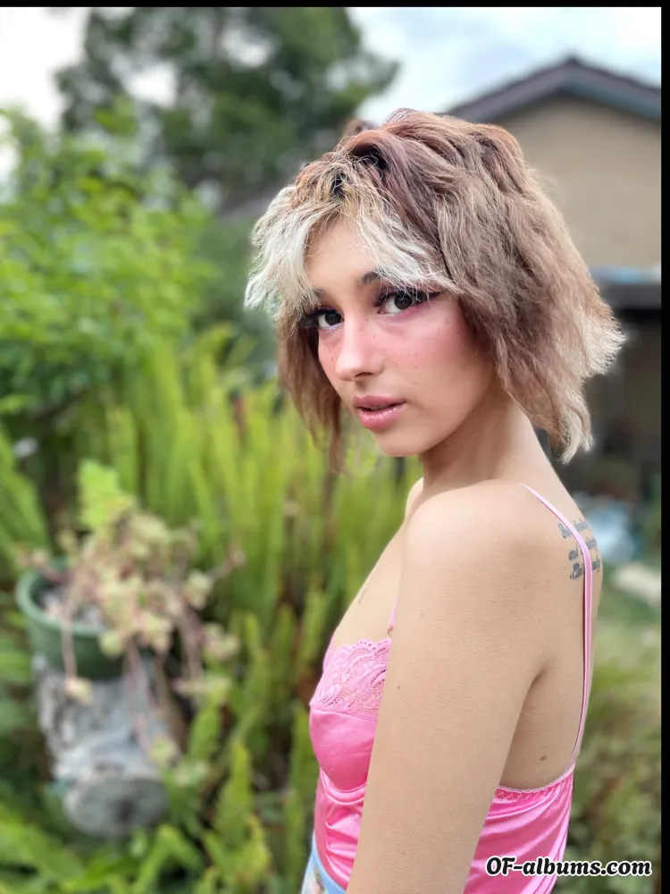 Image #1 of hotharperxo