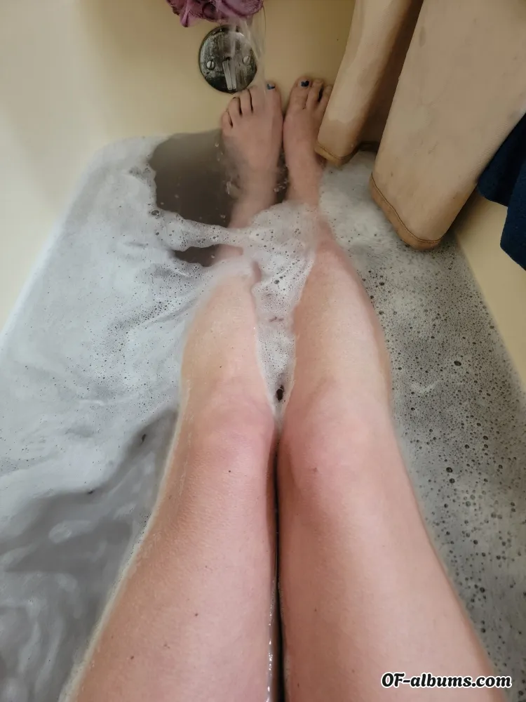 Image #5 of hotwife40