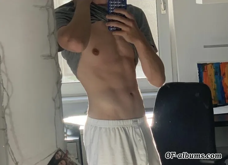 Image #2 of hugedicknoah