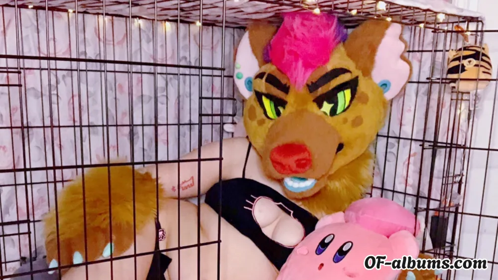 Image #3 of hyenahottie