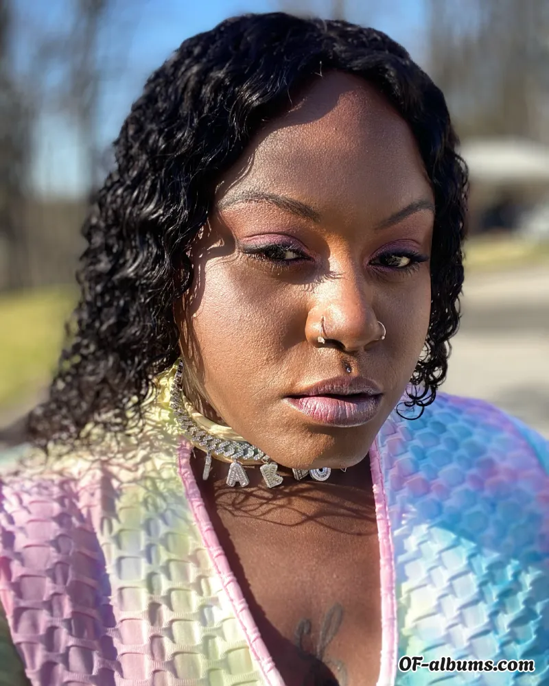 Image #1 of iamqueensha