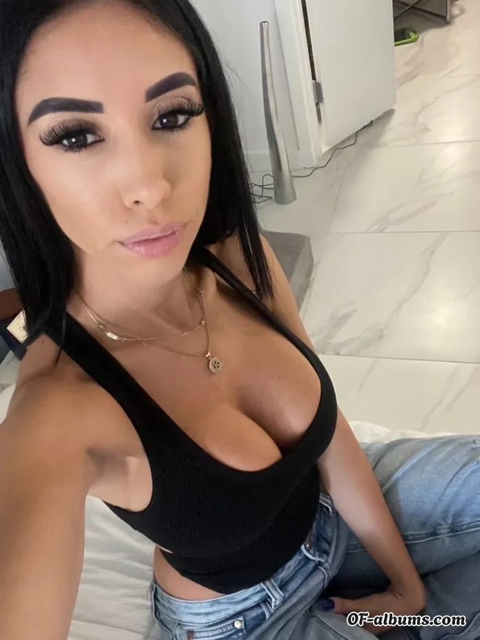 Image #1 of itzestefania