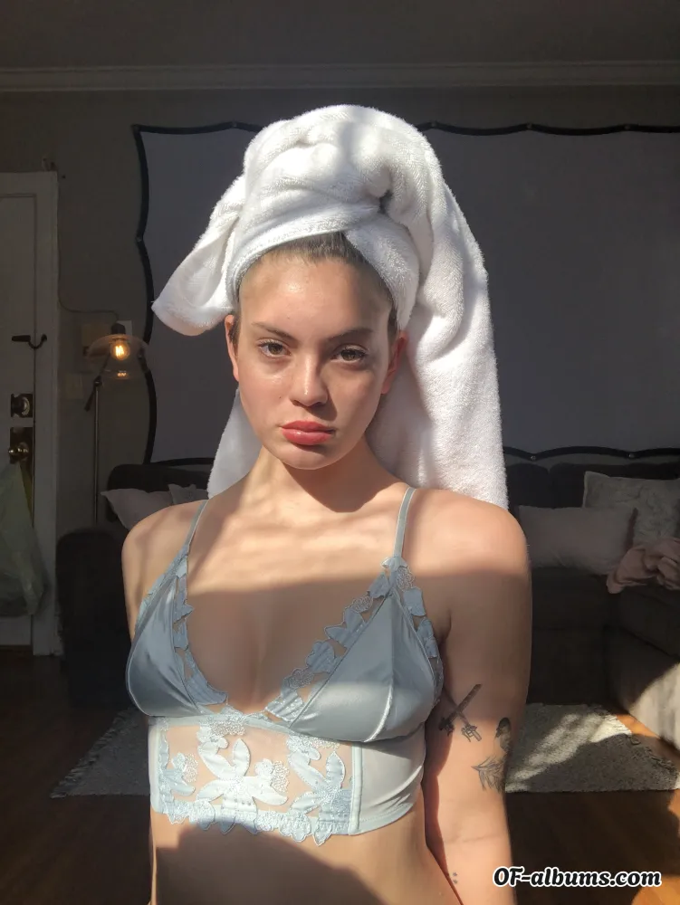 Image #1 of khalexis