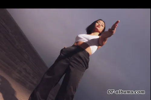 Image #4 of killerbeemma