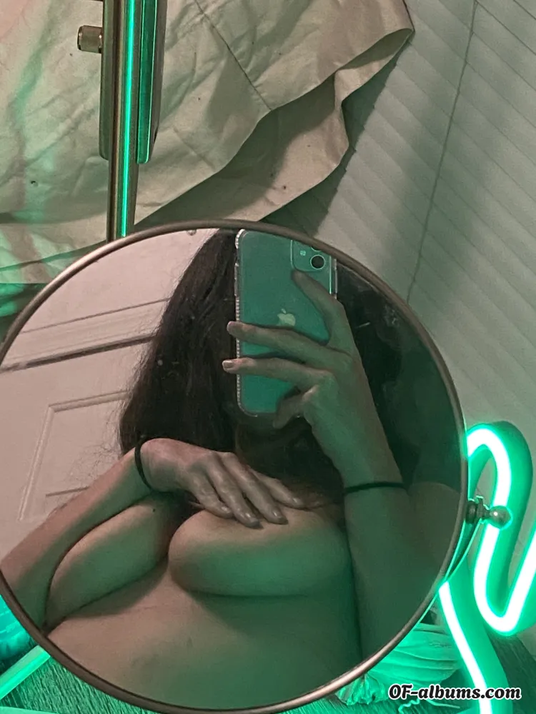 Image #1 of kinkykarinaa