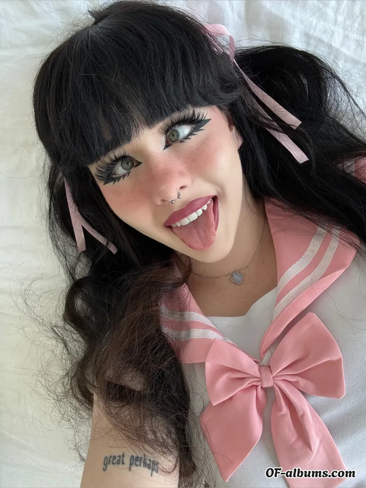 Image #3 of laararose