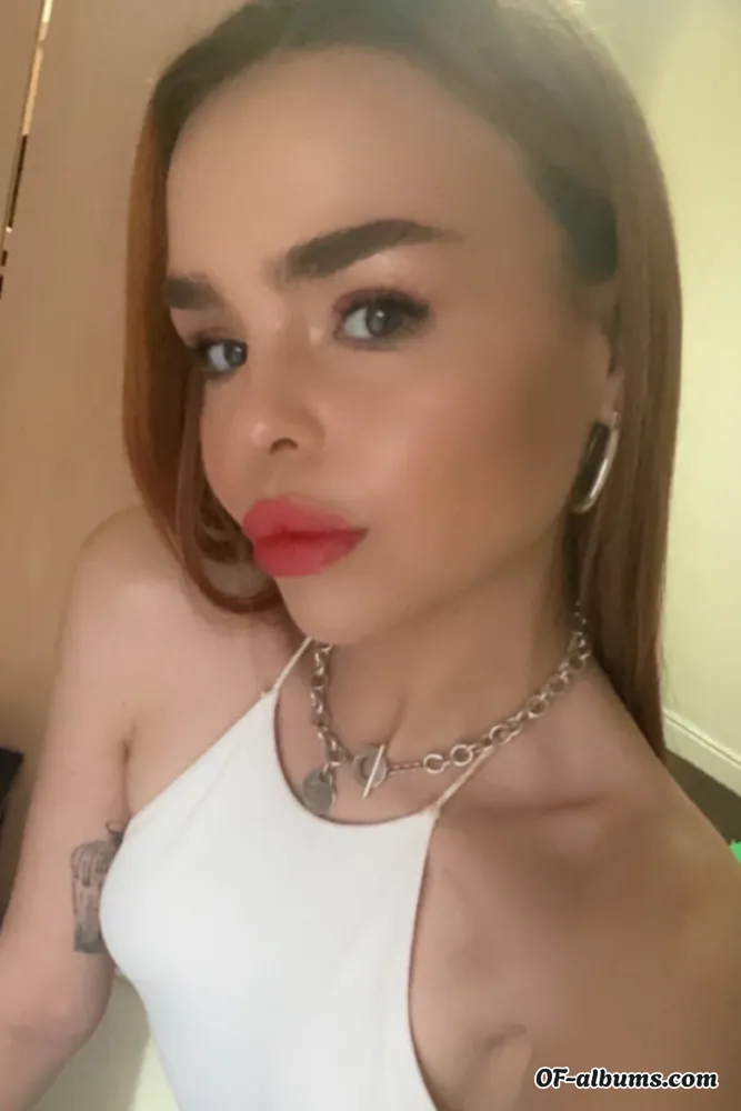 Image #1 of lanathebanana