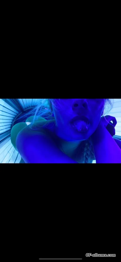 Image #4 of larabxx