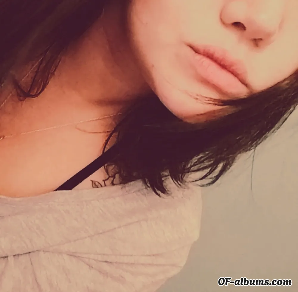 Image #1 of latinasdoitbetter