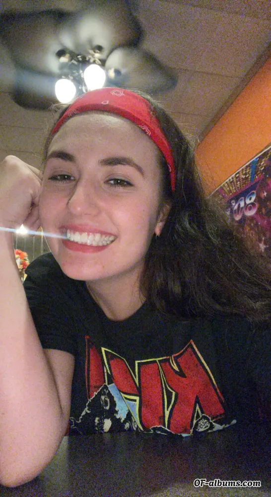 Image #1 of laughinglana